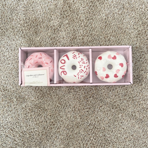 cupcakes & cashmere Other - NWT Cupcakes and Cashmere Ceramic Valentine Donuts Decor Set of 3